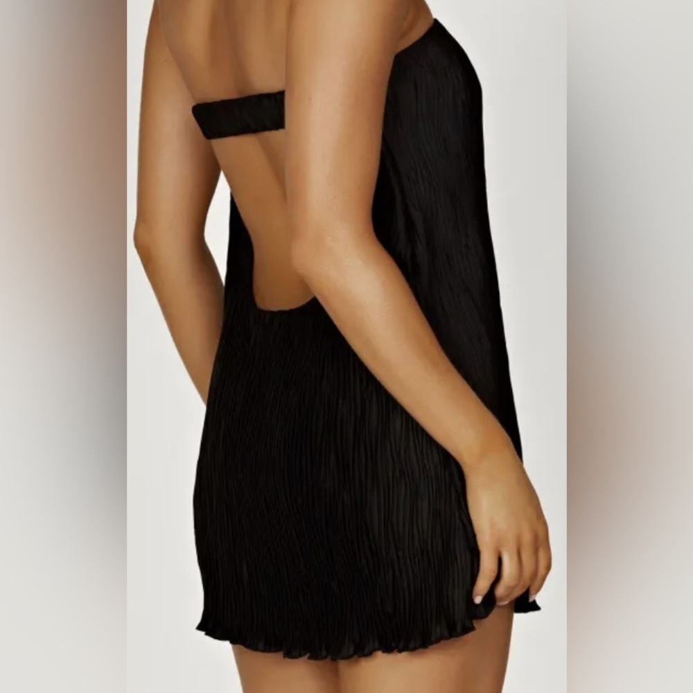Elegant Black Backless Dress